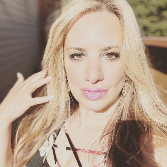 Meet your Posher, Tanya - Picture 1 of 1